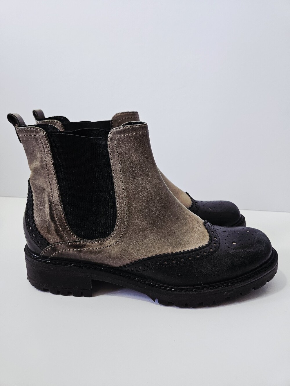 Donna Piu Chelsea Boots Size 40 US 9/9.5 Italian Leather Slip On EUC